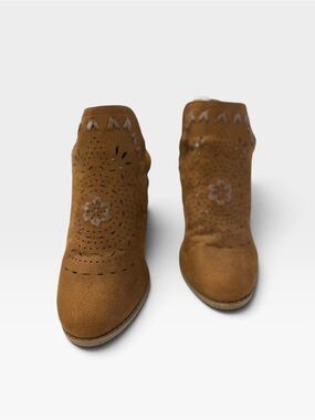 Francesca’s Remmy 2 Brown Laser Cut Boho Western Booties Women’s Size 8